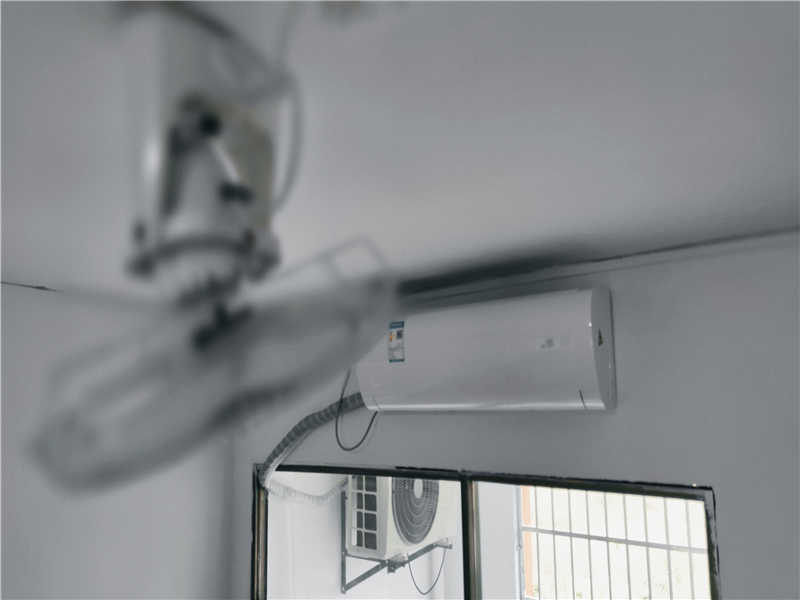 每間公寓均配備風扇空調(diào)