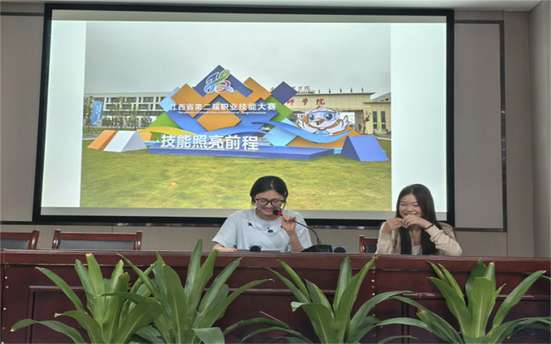 我校美容專業(yè)學生參加江西省第二屆職業(yè)技能