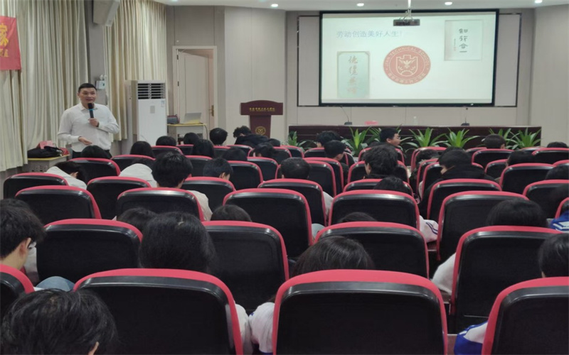 勞模精神潤心田 匠心筑夢啟新程—我校迎來勞